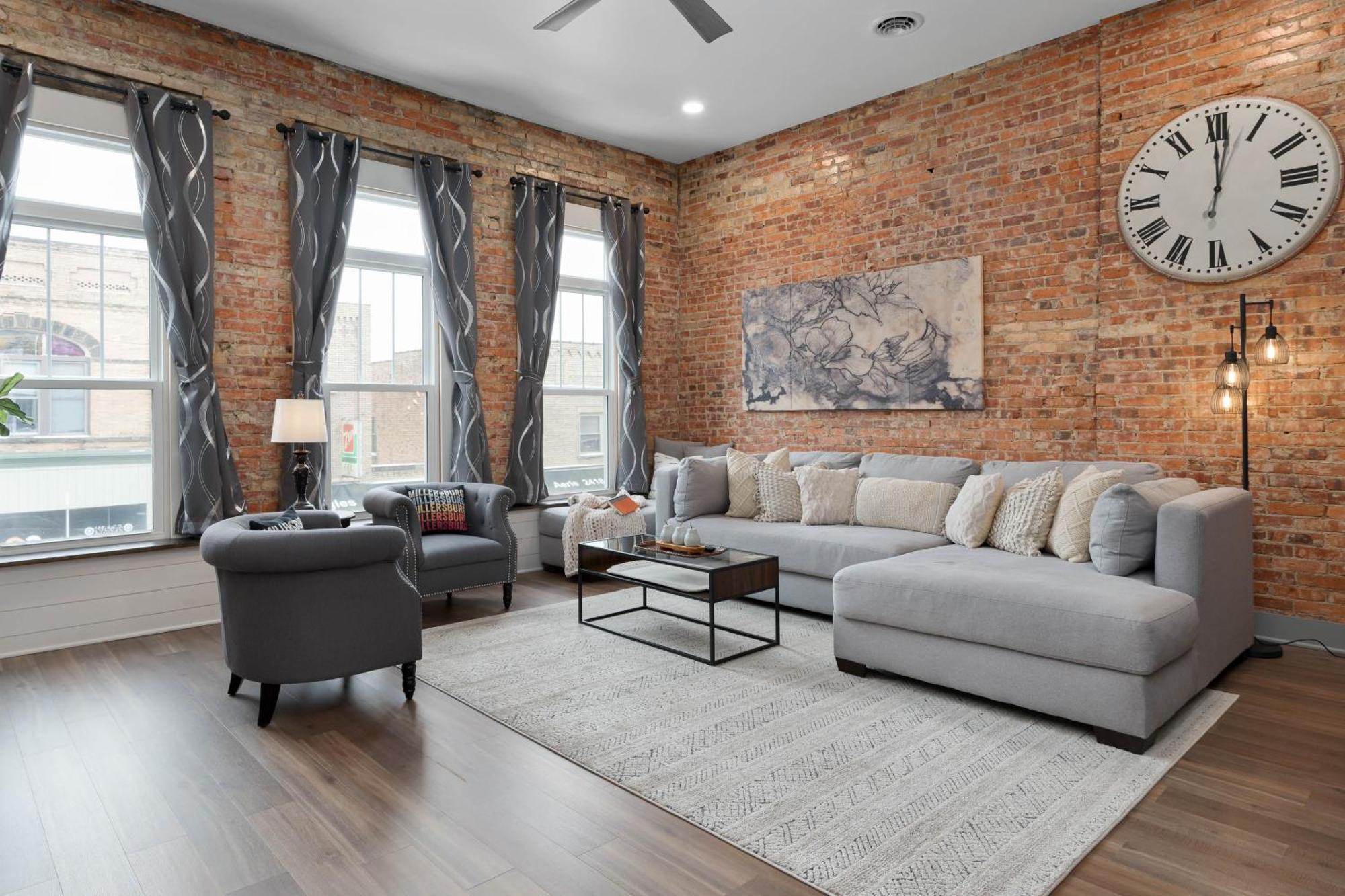 Spacious Luxury Apt In Historic Downtown - Oh Amish Country Millersburg Exterior photo